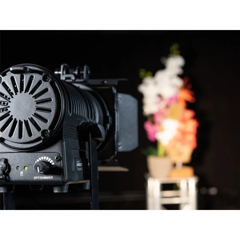 EUROLITE AKKU THA-20PC TRC Theater-Spot sw
